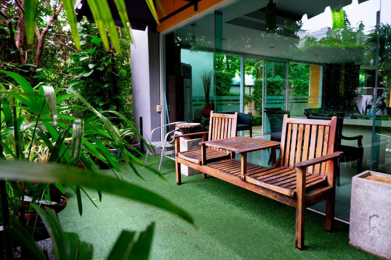 The Wing Design Hotel Bangkok Exterior photo