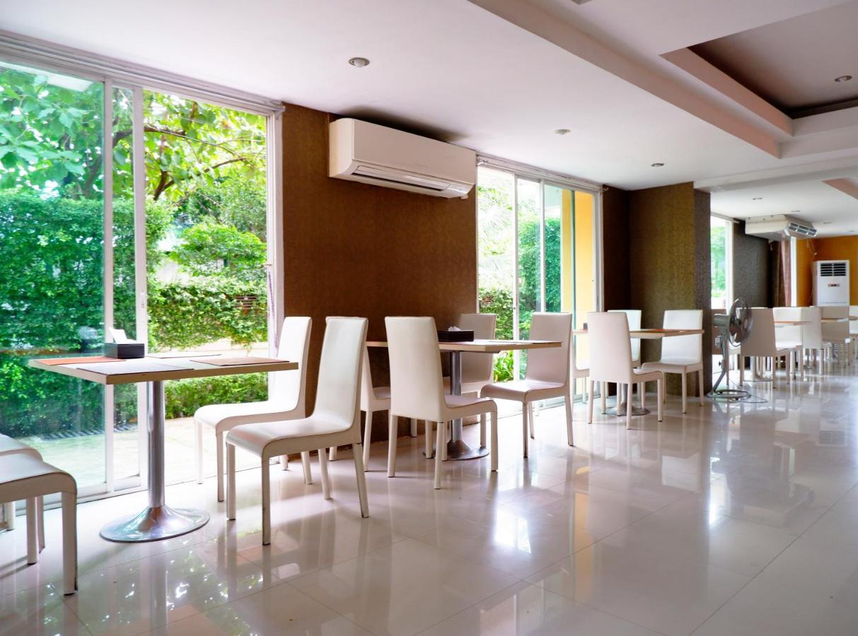 The Wing Design Hotel Bangkok Exterior photo