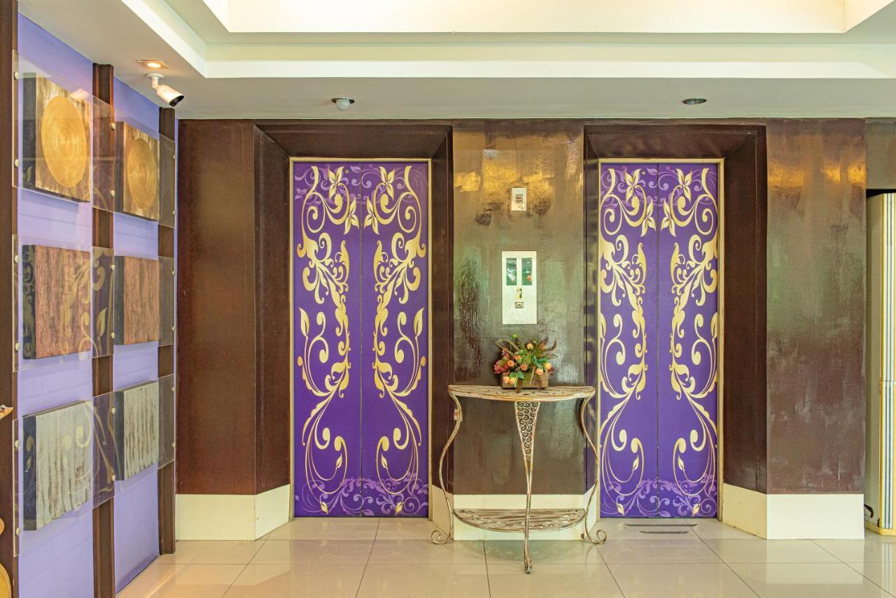 The Wing Design Hotel Bangkok Exterior photo