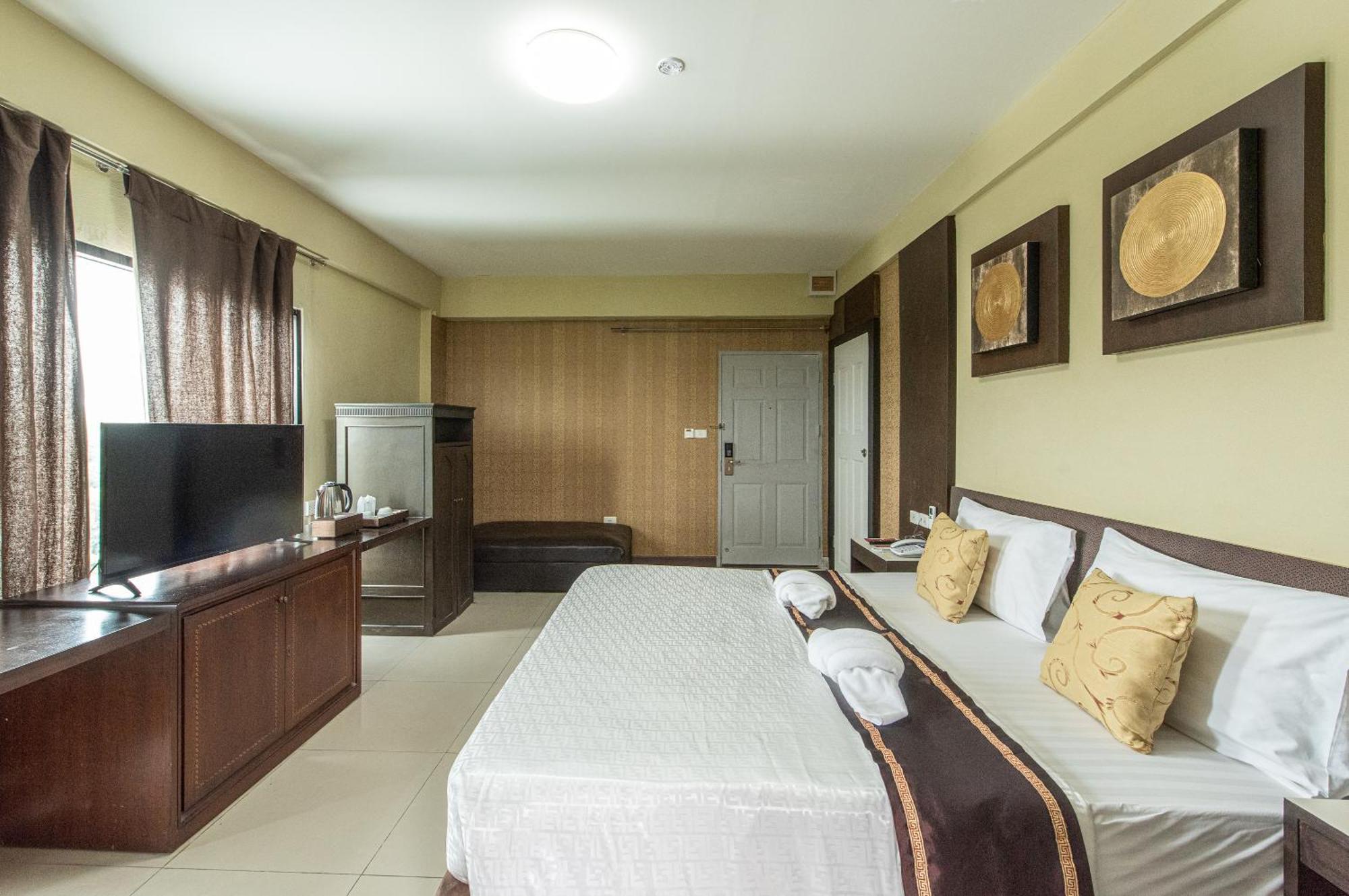 The Wing Design Hotel Bangkok Exterior photo
